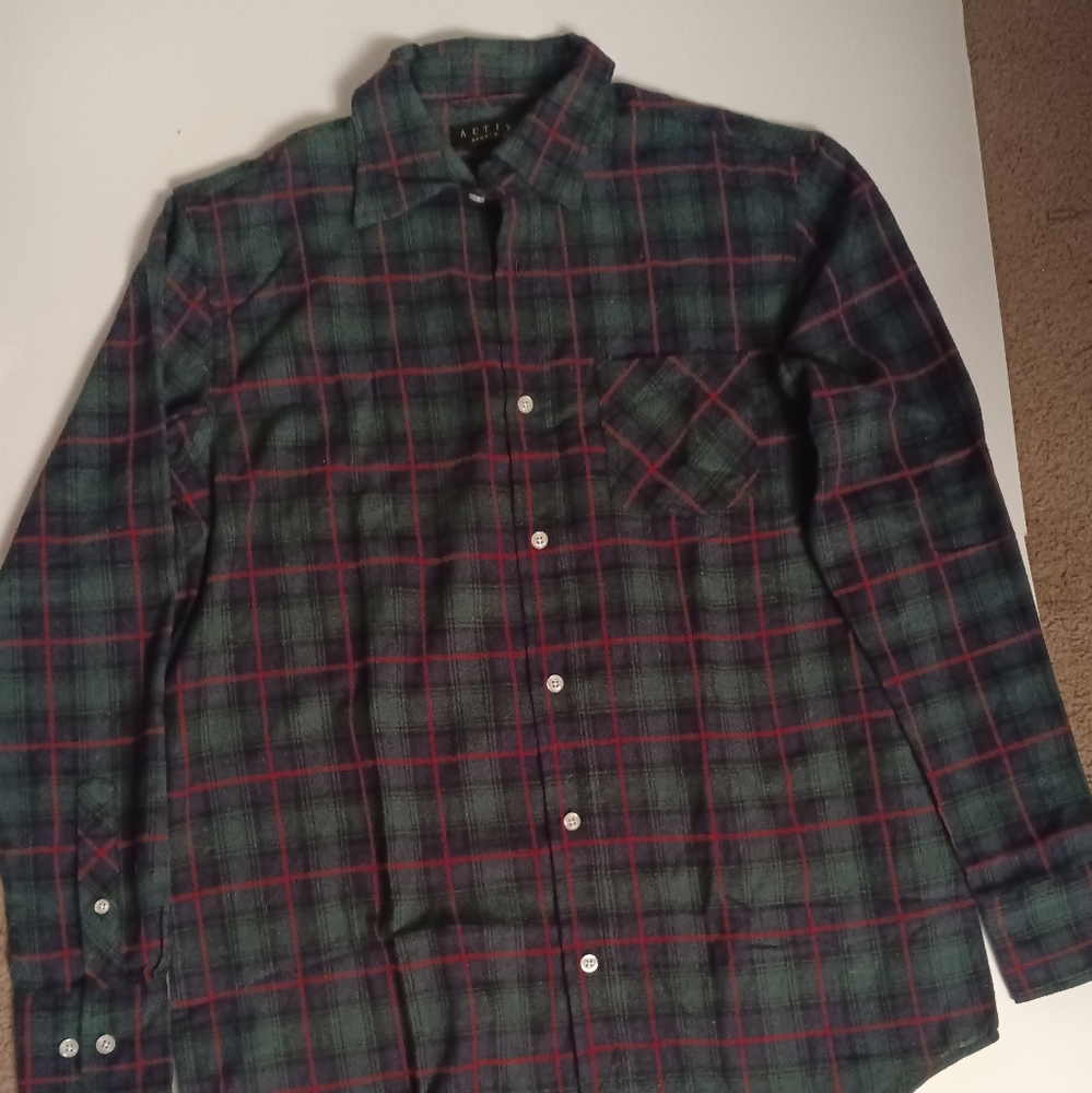 NWOT Men’s Activa Flannel Shirt